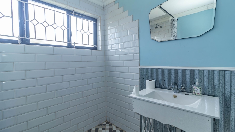 6 Bedroom Property for Sale in Ocean View KwaZulu-Natal