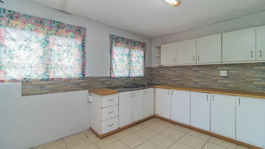 6 Bedroom Property for Sale in Ocean View KwaZulu-Natal