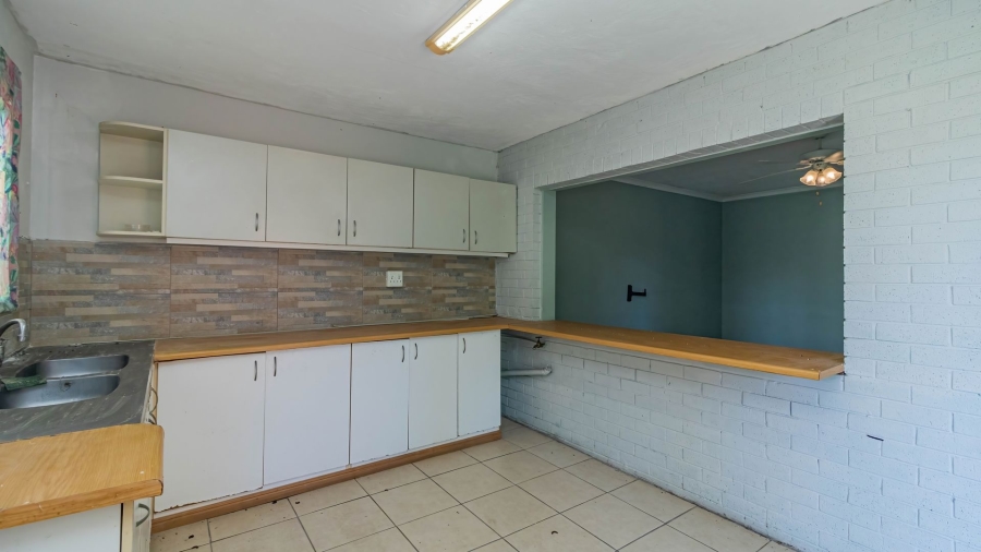 6 Bedroom Property for Sale in Ocean View KwaZulu-Natal