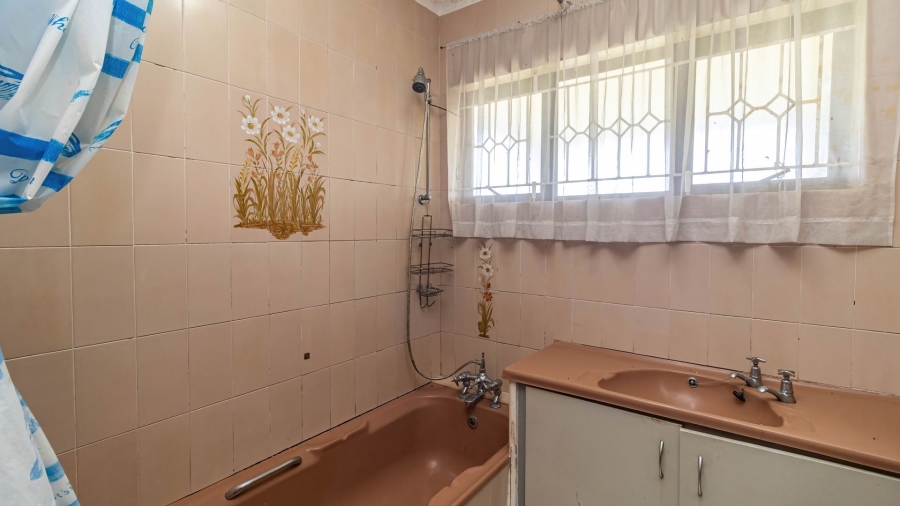 6 Bedroom Property for Sale in Ocean View KwaZulu-Natal