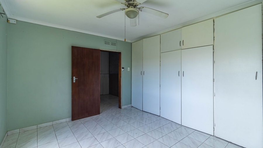 6 Bedroom Property for Sale in Ocean View KwaZulu-Natal