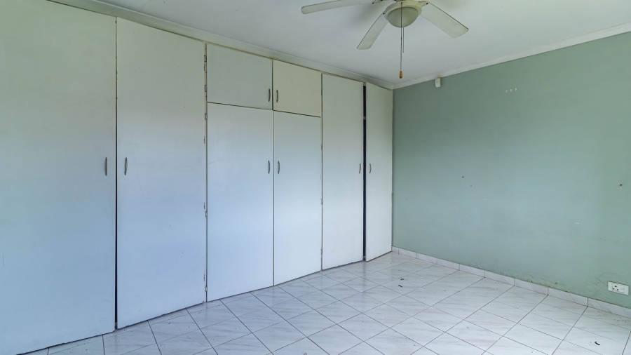 6 Bedroom Property for Sale in Ocean View KwaZulu-Natal