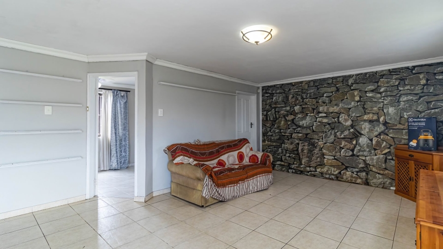 6 Bedroom Property for Sale in Ocean View KwaZulu-Natal