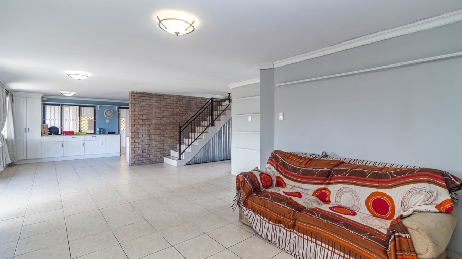 6 Bedroom Property for Sale in Ocean View KwaZulu-Natal