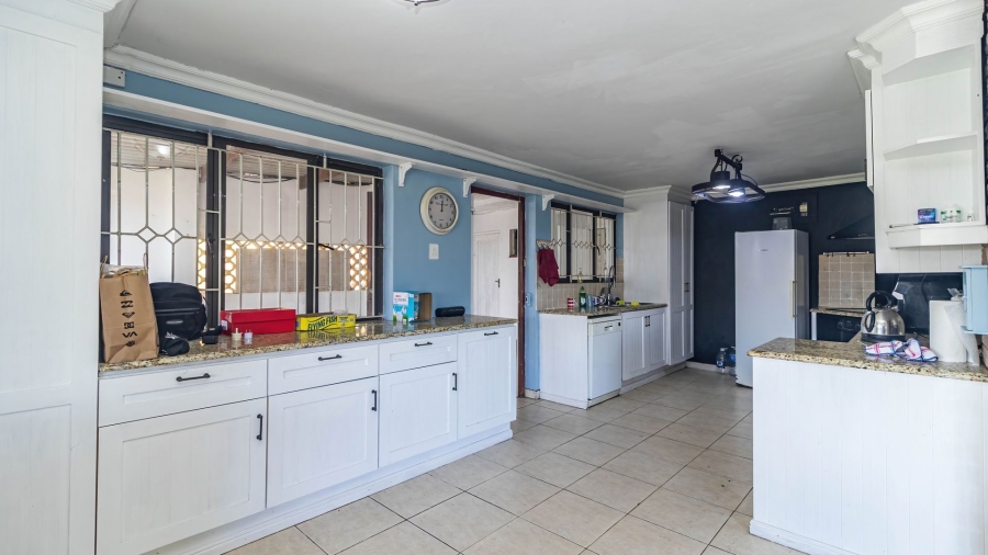 6 Bedroom Property for Sale in Ocean View KwaZulu-Natal
