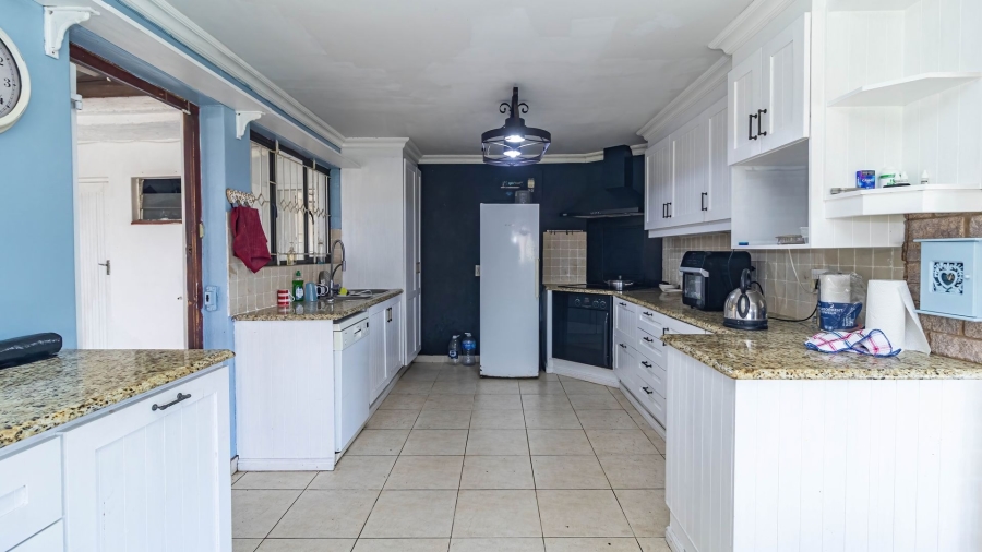 6 Bedroom Property for Sale in Ocean View KwaZulu-Natal