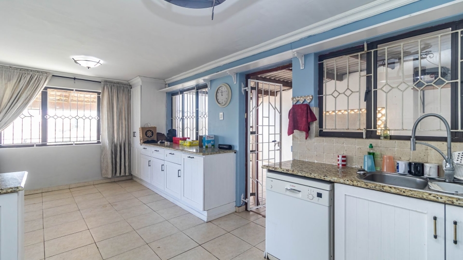 6 Bedroom Property for Sale in Ocean View KwaZulu-Natal