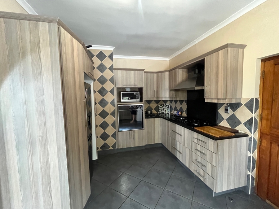 To Let 3 Bedroom Property for Rent in Ocean View KwaZulu-Natal