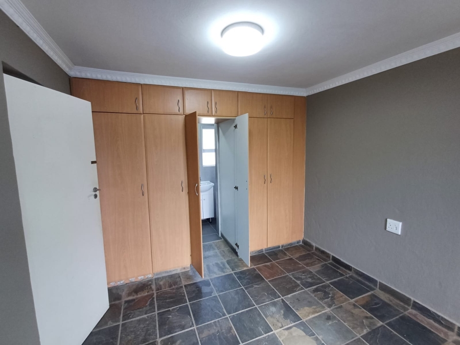 To Let 3 Bedroom Property for Rent in Brighton Beach KwaZulu-Natal