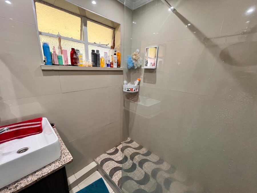 To Let 2 Bedroom Property for Rent in Bluff KwaZulu-Natal