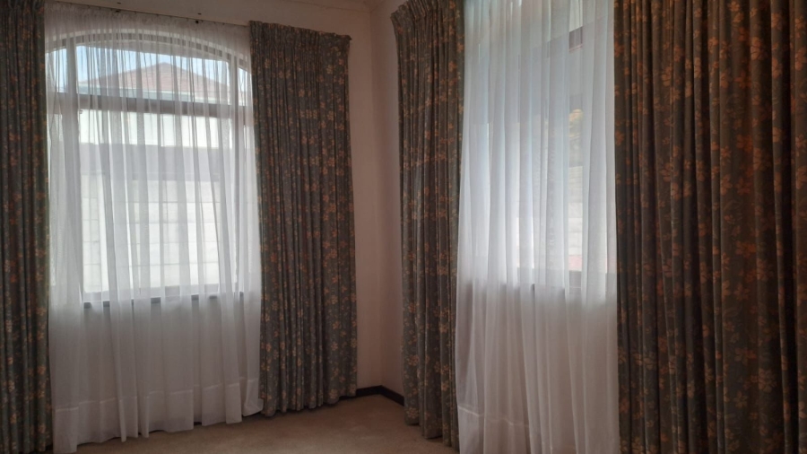 4 Bedroom Property for Sale in Ocean View KwaZulu-Natal