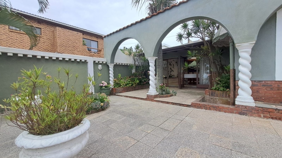 4 Bedroom Property for Sale in Ocean View KwaZulu-Natal