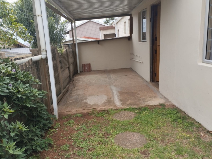 To Let 1 Bedroom Property for Rent in Bluff KwaZulu-Natal