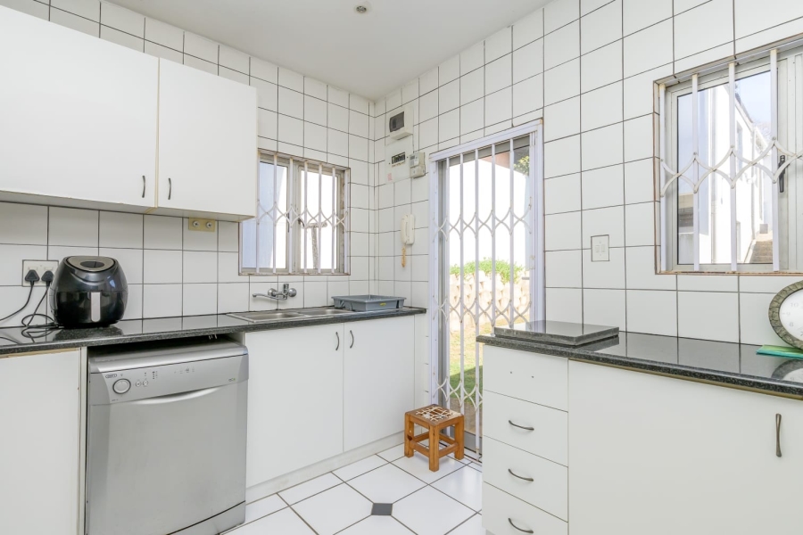 To Let 3 Bedroom Property for Rent in Bluff KwaZulu-Natal