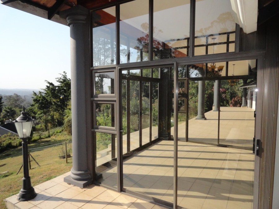 To Let 5 Bedroom Property for Rent in Kloof KwaZulu-Natal