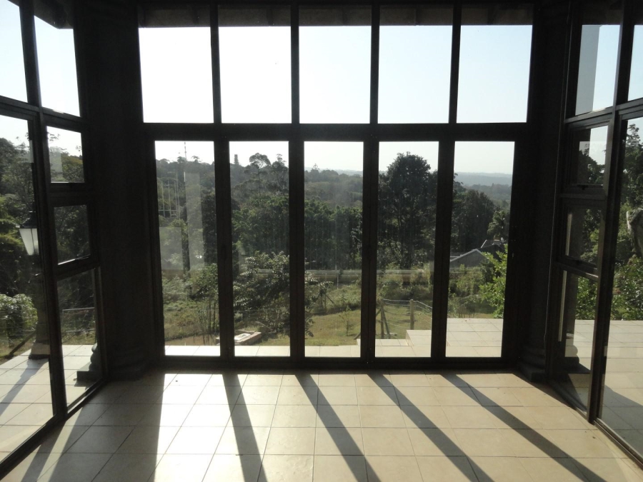To Let 5 Bedroom Property for Rent in Kloof KwaZulu-Natal