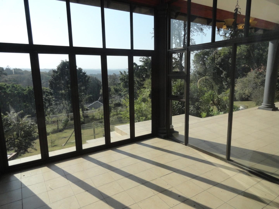 To Let 5 Bedroom Property for Rent in Kloof KwaZulu-Natal