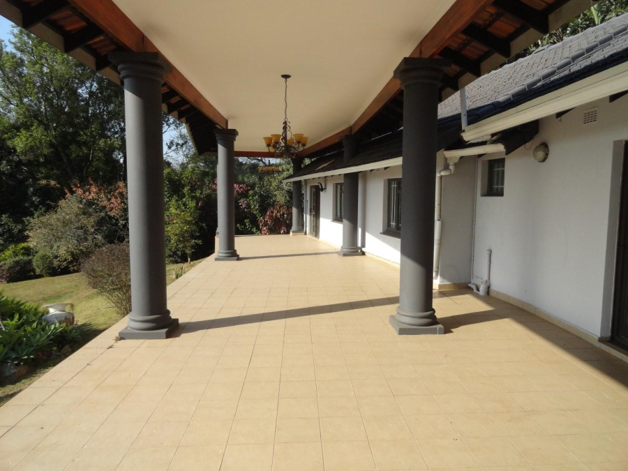 To Let 5 Bedroom Property for Rent in Kloof KwaZulu-Natal