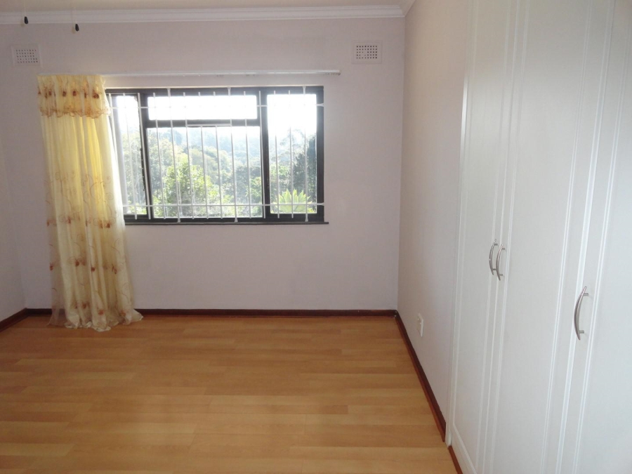 To Let 5 Bedroom Property for Rent in Kloof KwaZulu-Natal