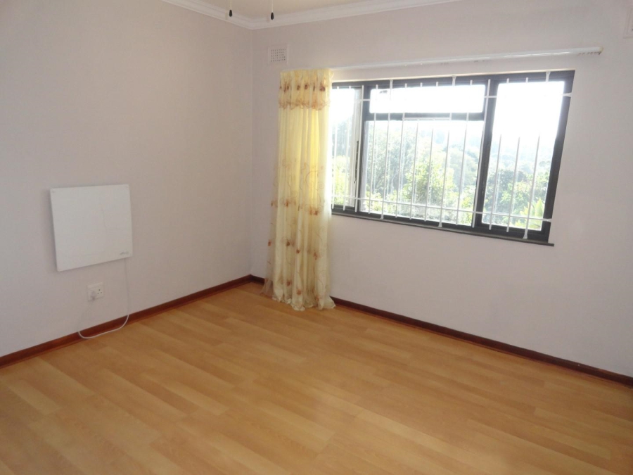 To Let 5 Bedroom Property for Rent in Kloof KwaZulu-Natal