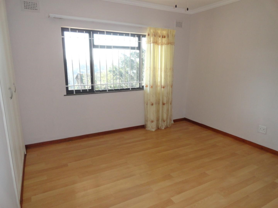 To Let 5 Bedroom Property for Rent in Kloof KwaZulu-Natal