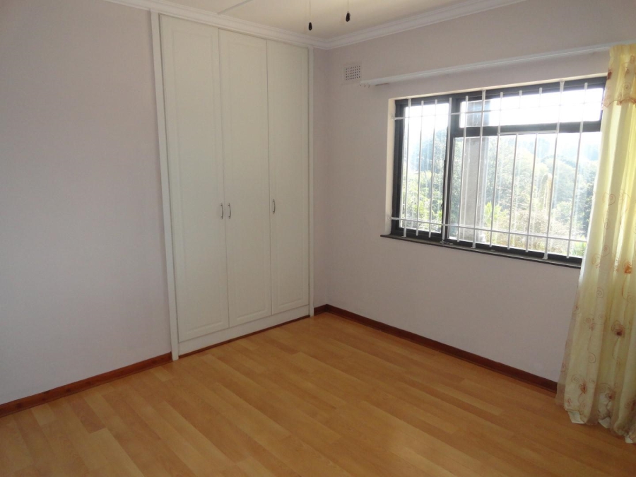 To Let 5 Bedroom Property for Rent in Kloof KwaZulu-Natal