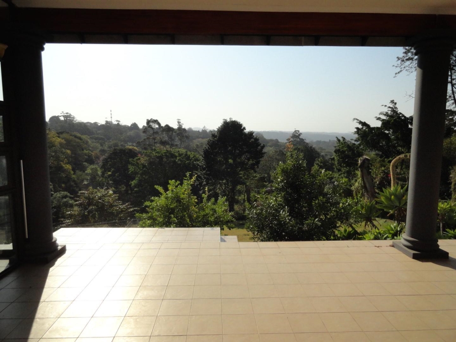 To Let 5 Bedroom Property for Rent in Kloof KwaZulu-Natal