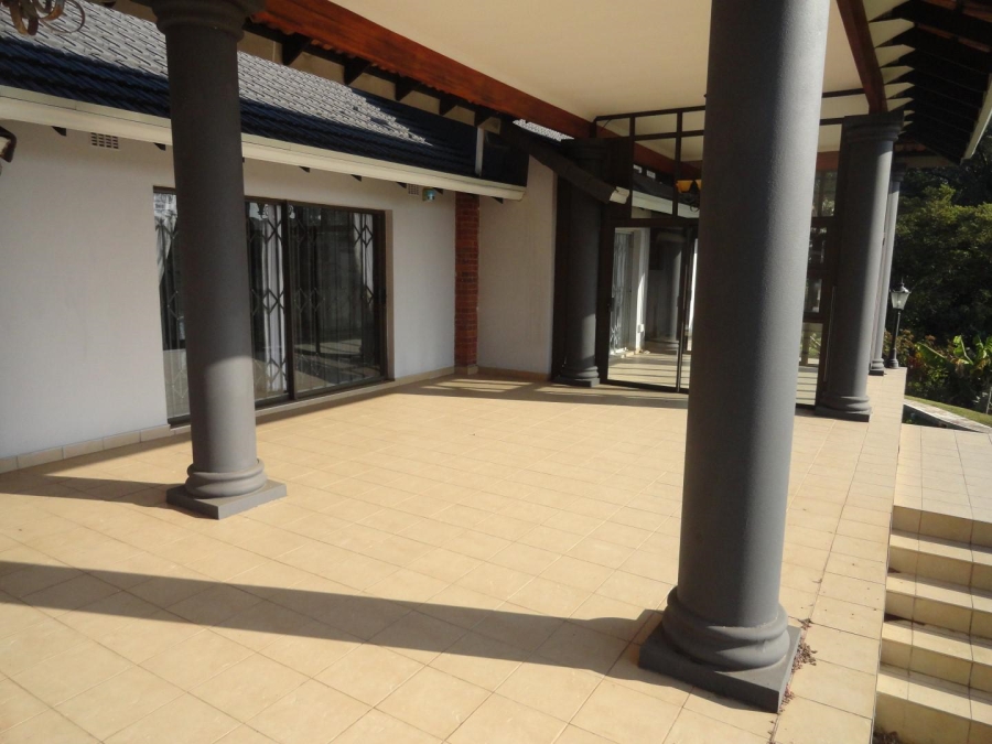 To Let 5 Bedroom Property for Rent in Kloof KwaZulu-Natal