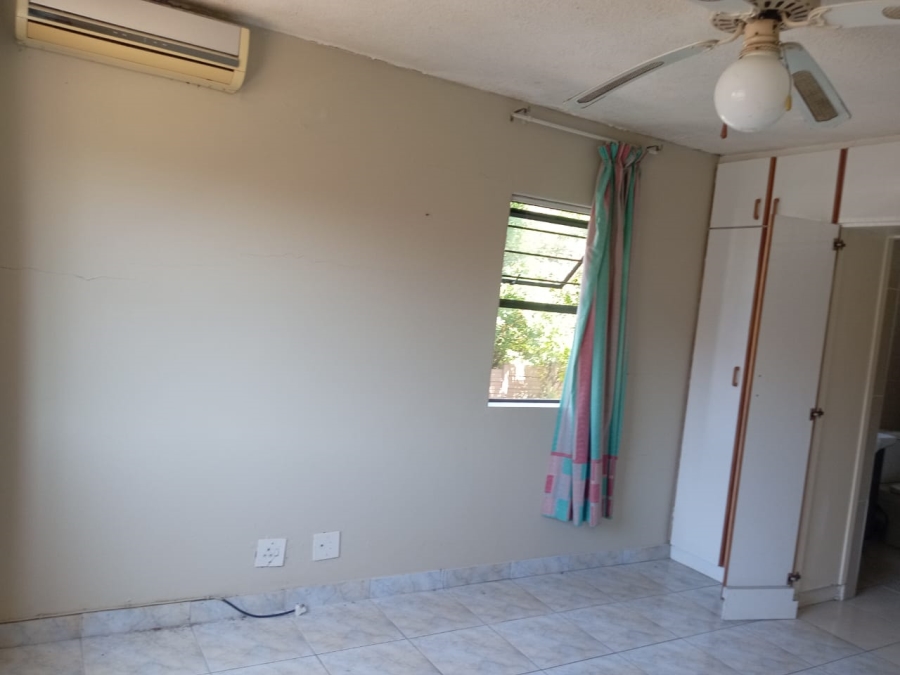 3 Bedroom Property for Sale in Amanzimtoti KwaZulu-Natal