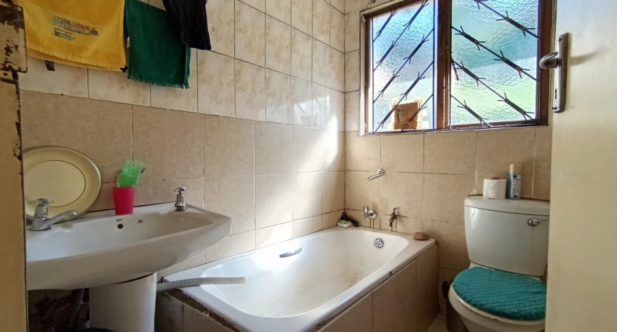 2 Bedroom Property for Sale in Umlazi KwaZulu-Natal