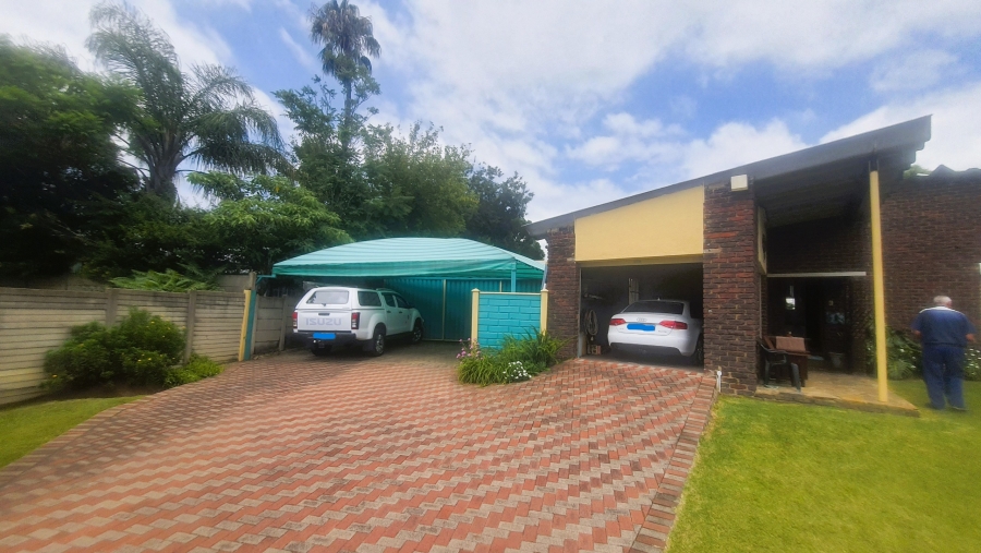 4 Bedroom Property for Sale in Pioneer Park KwaZulu-Natal