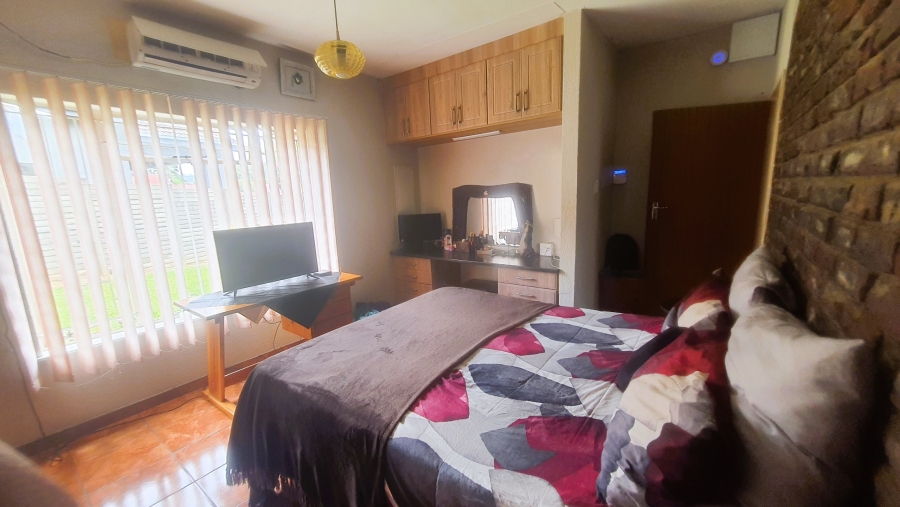 4 Bedroom Property for Sale in Pioneer Park KwaZulu-Natal