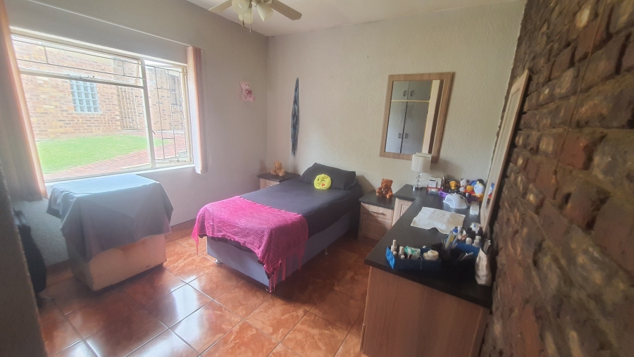 4 Bedroom Property for Sale in Pioneer Park KwaZulu-Natal