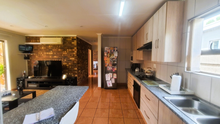 4 Bedroom Property for Sale in Pioneer Park KwaZulu-Natal