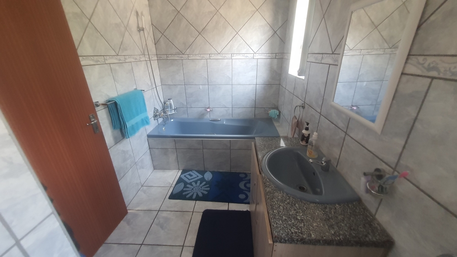4 Bedroom Property for Sale in Pioneer Park KwaZulu-Natal