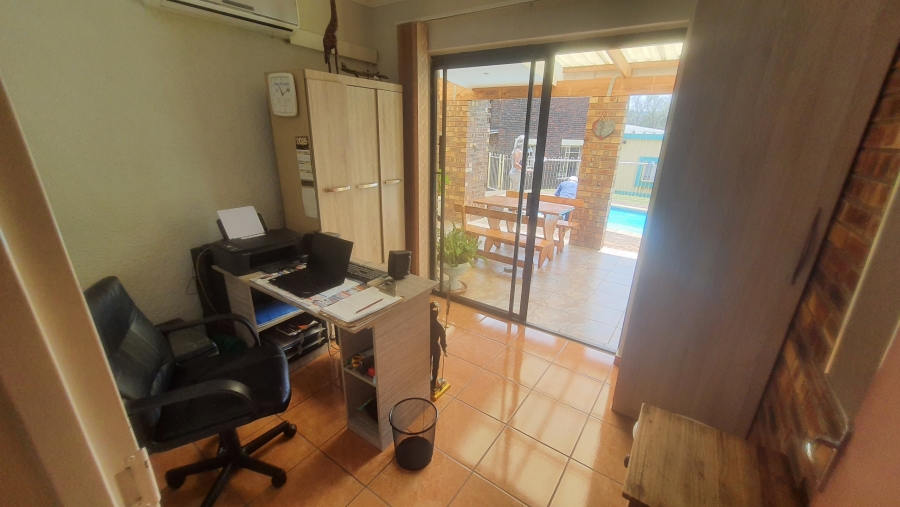 4 Bedroom Property for Sale in Pioneer Park KwaZulu-Natal