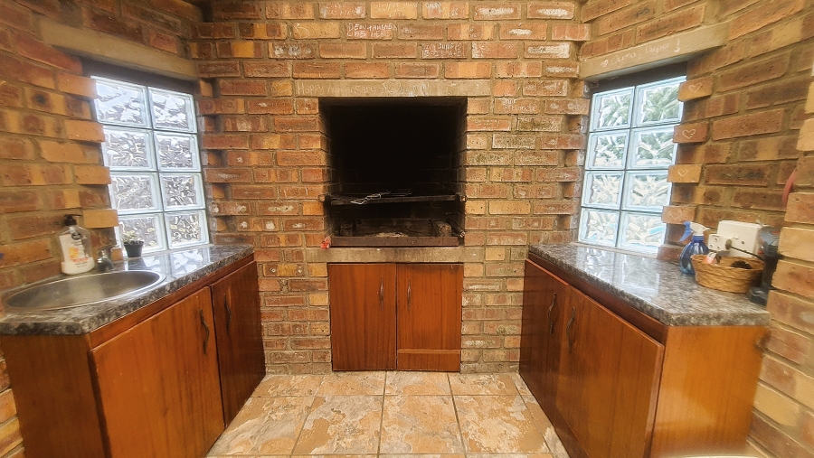 4 Bedroom Property for Sale in Pioneer Park KwaZulu-Natal