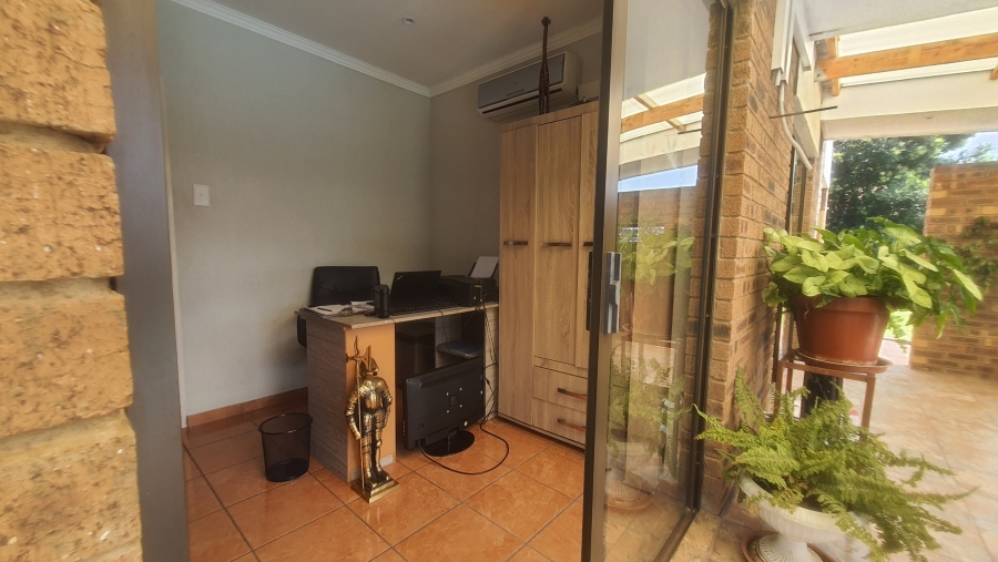 4 Bedroom Property for Sale in Pioneer Park KwaZulu-Natal