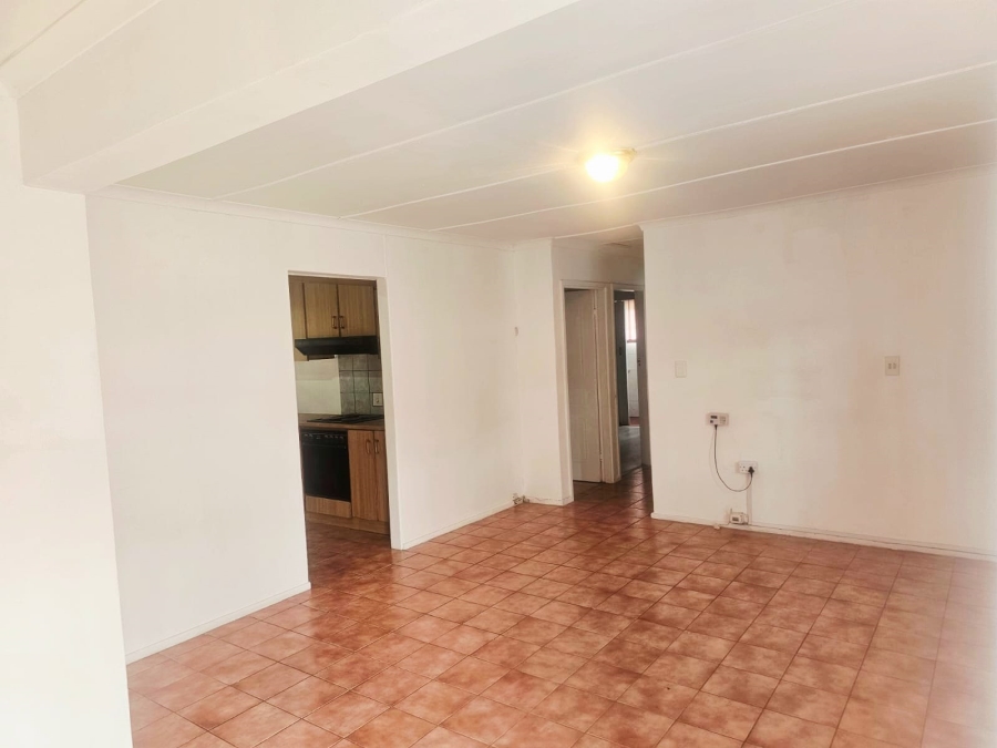 To Let 6 Bedroom Property for Rent in Brindhaven KwaZulu-Natal