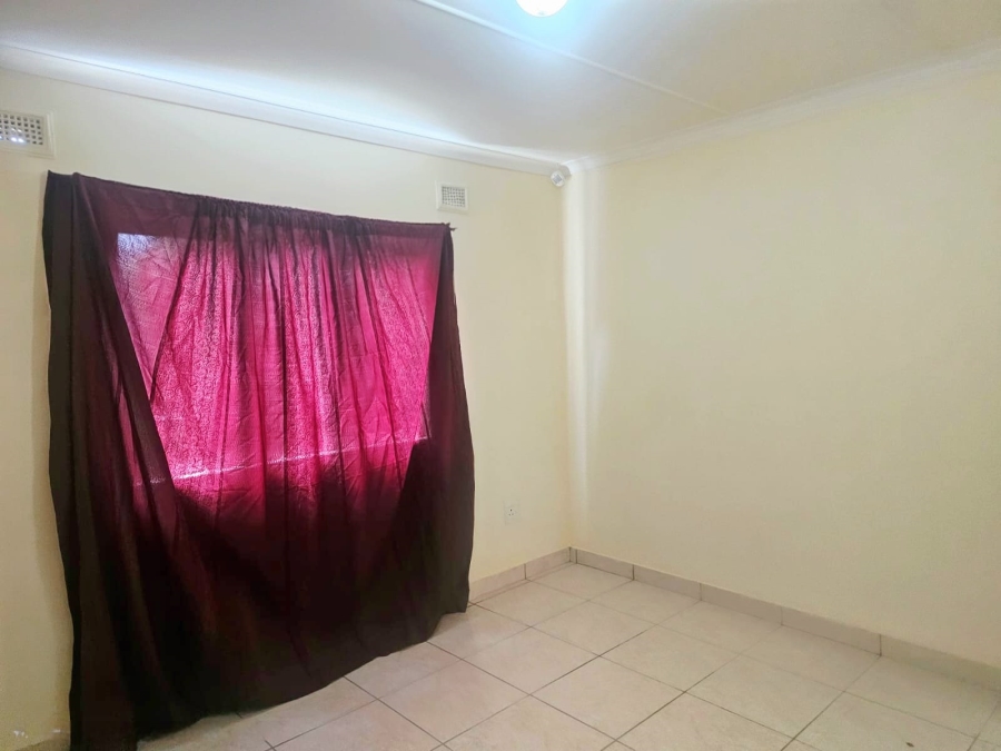 To Let 6 Bedroom Property for Rent in Brindhaven KwaZulu-Natal