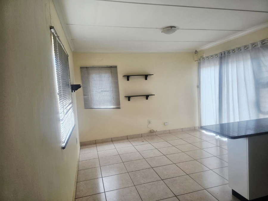 To Let 6 Bedroom Property for Rent in Brindhaven KwaZulu-Natal