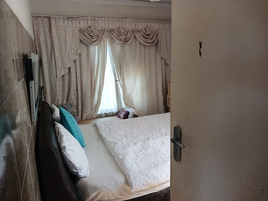 2 Bedroom Property for Sale in Huttenheights KwaZulu-Natal