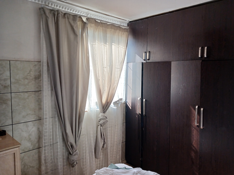 2 Bedroom Property for Sale in Huttenheights KwaZulu-Natal