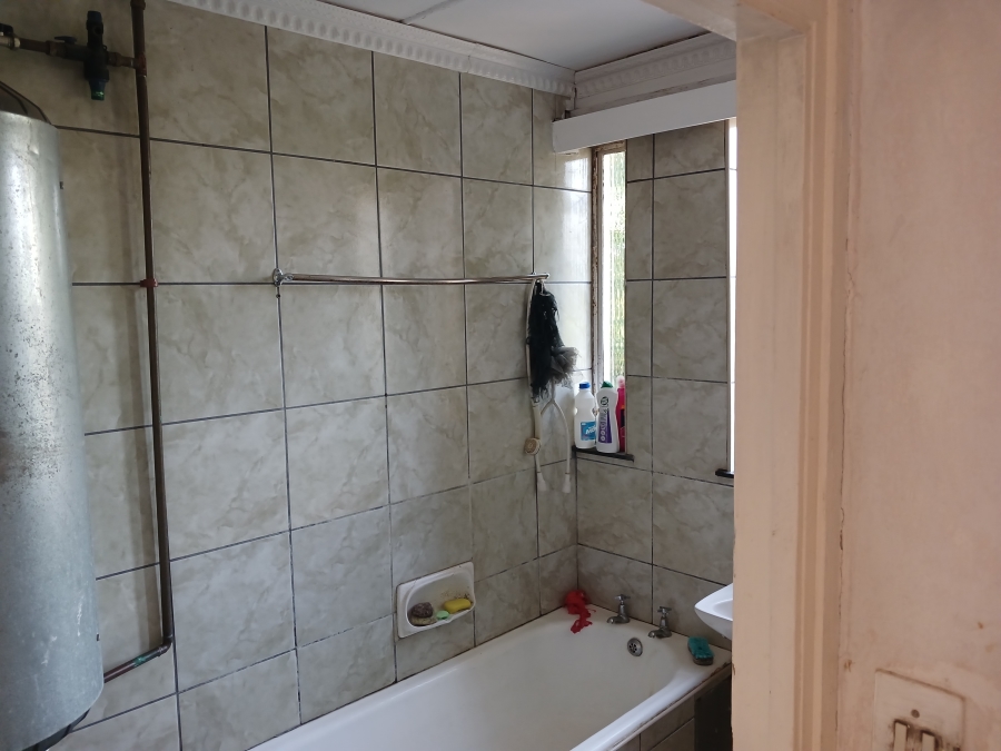 2 Bedroom Property for Sale in Huttenheights KwaZulu-Natal