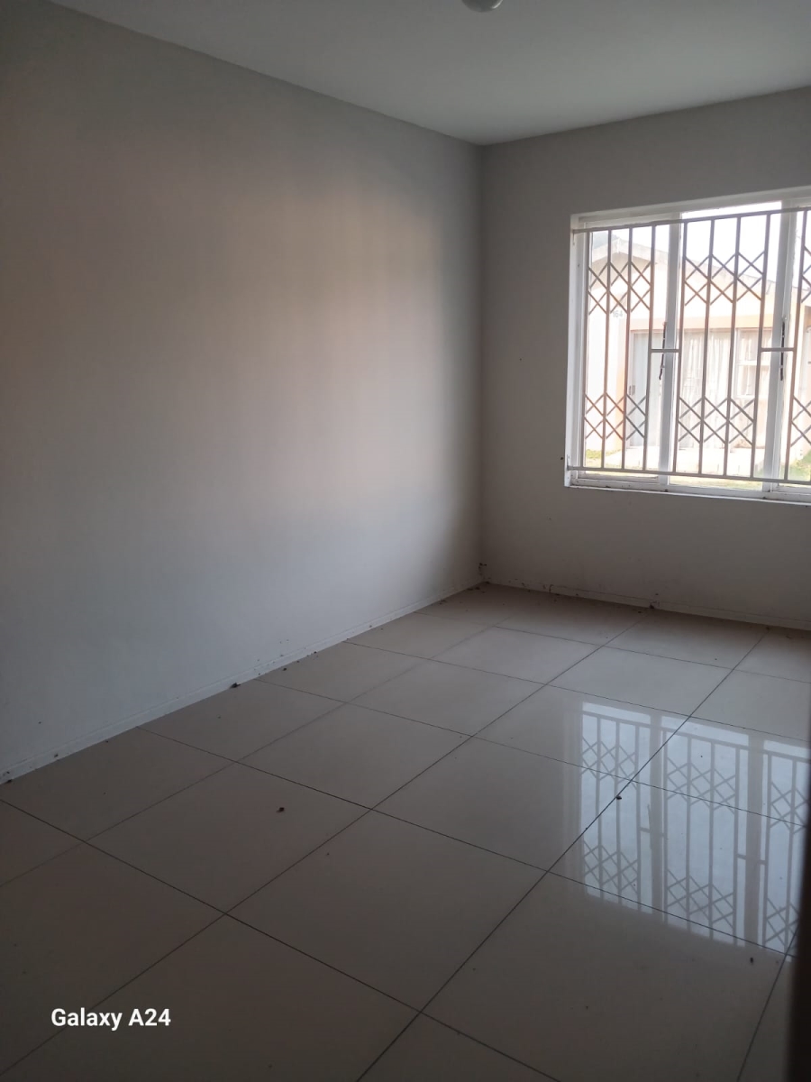 2 Bedroom Property for Sale in Woodhaven KwaZulu-Natal