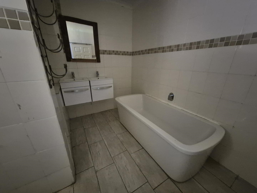 4 Bedroom Property for Sale in Ferncliffe KwaZulu-Natal