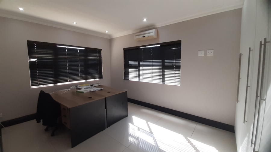 To Let 3 Bedroom Property for Rent in Amanzimtoti KwaZulu-Natal