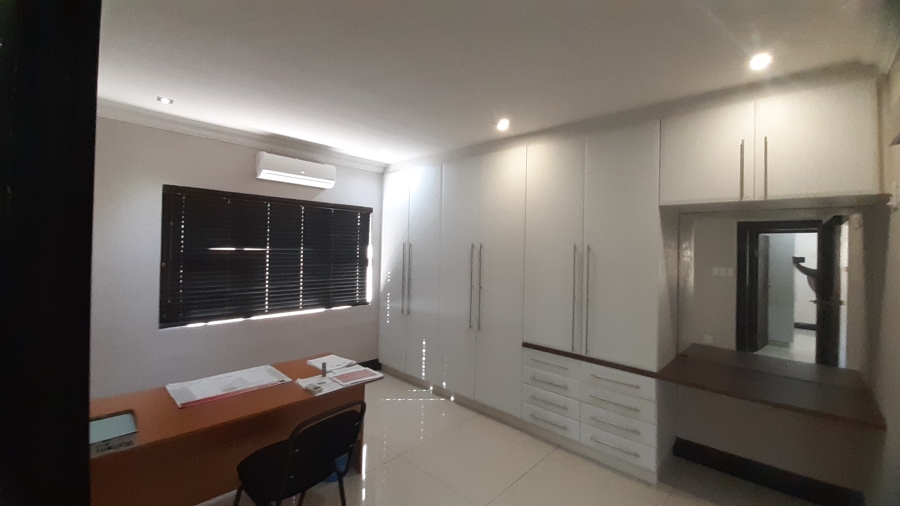 To Let 3 Bedroom Property for Rent in Amanzimtoti KwaZulu-Natal