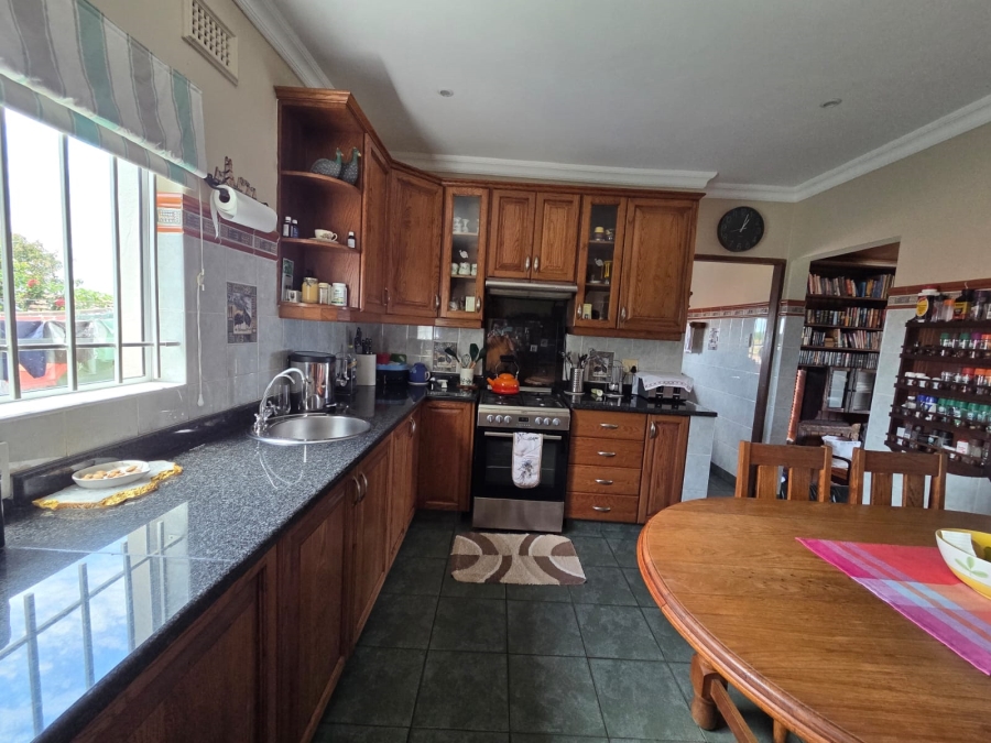 5 Bedroom Property for Sale in Bluff KwaZulu-Natal