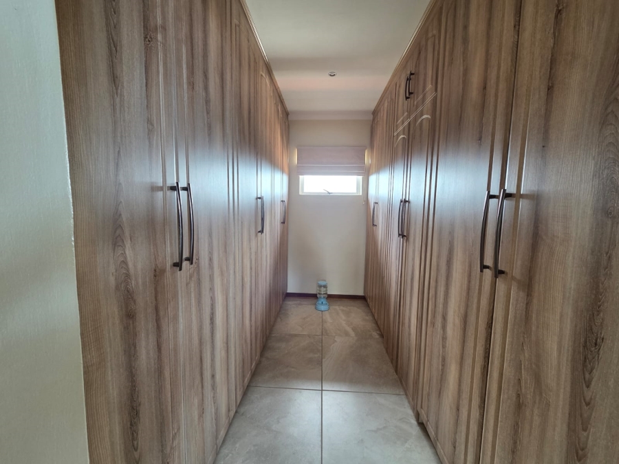 5 Bedroom Property for Sale in Bluff KwaZulu-Natal